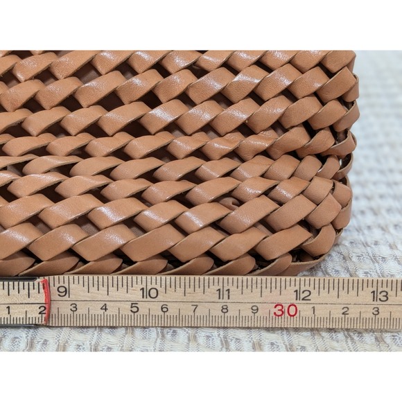 Fossil 75082 Leather Woven Basketweave Shoulder Bag Tan Camel Medium Tote - Picture 4 of 10